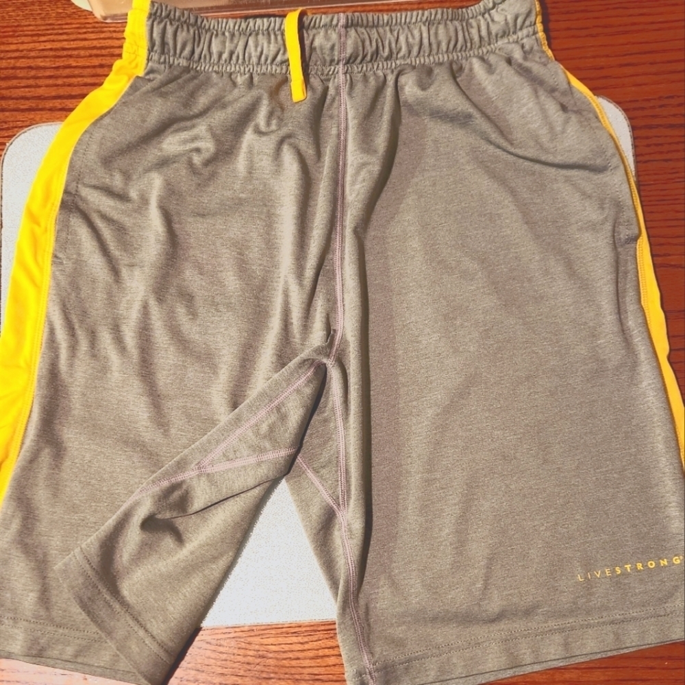 Nike Livestrong men's athletic basketball‎ short size small
